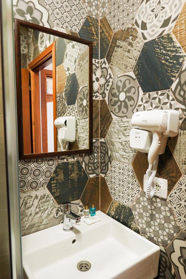 4 Rooms Gjirokastra ภายนอก รูปภาพ