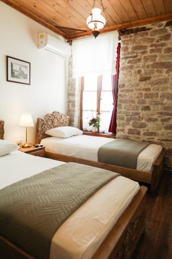 4 Rooms Gjirokastra ภายนอก รูปภาพ