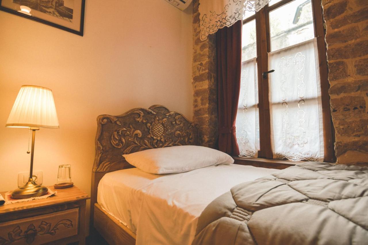 4 Rooms Gjirokastra ภายนอก รูปภาพ