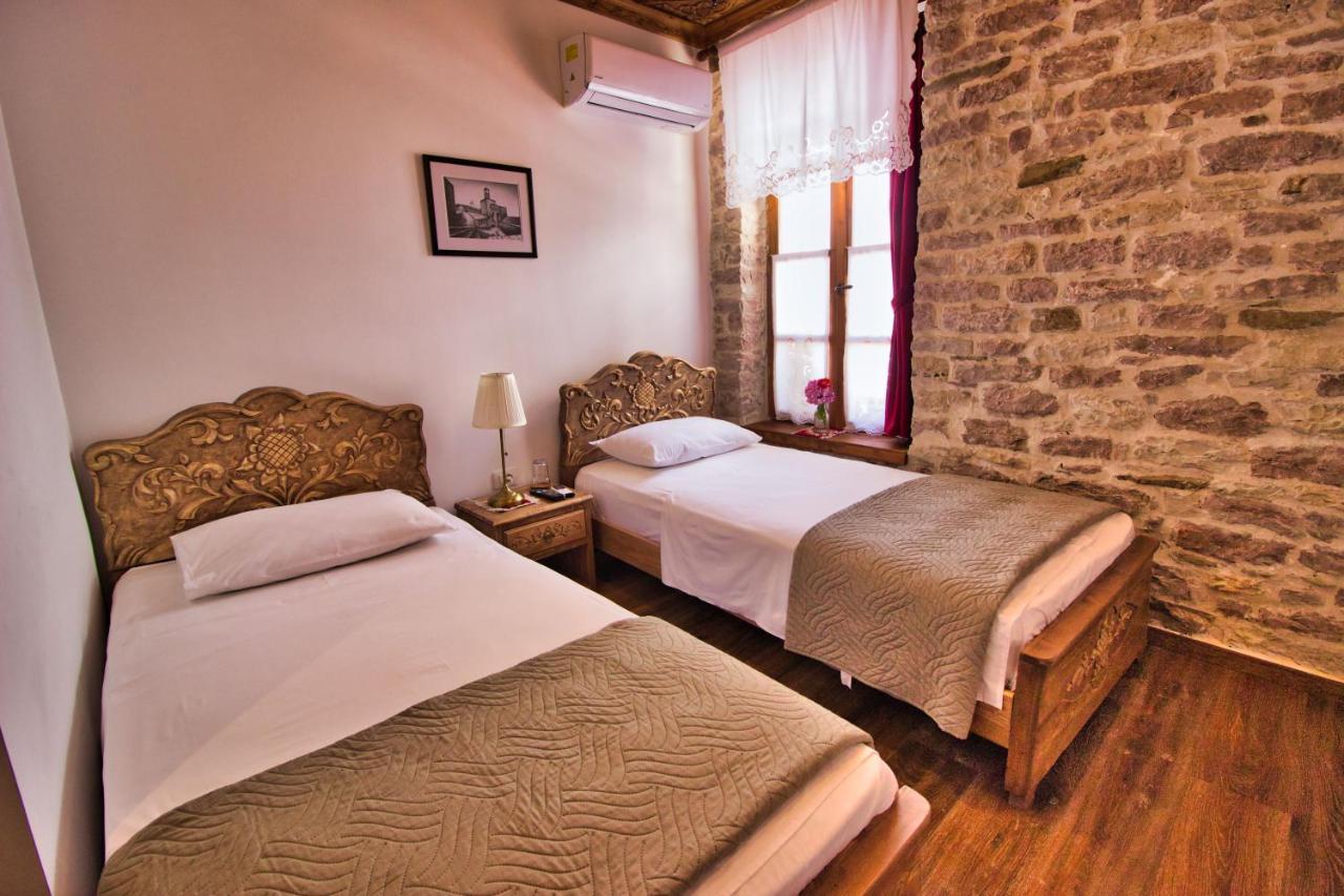 4 Rooms Gjirokastra ภายนอก รูปภาพ