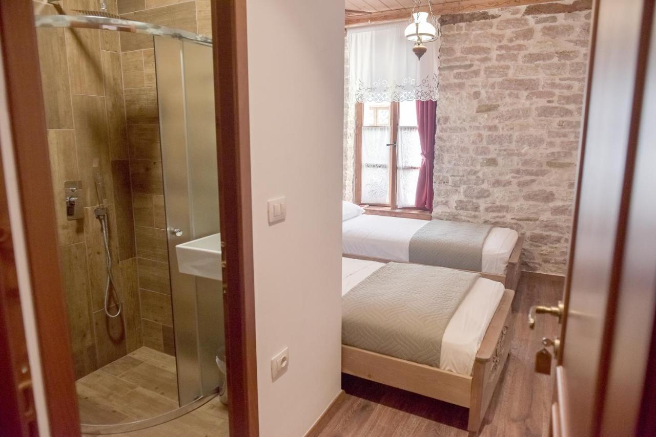 4 Rooms Gjirokastra ภายนอก รูปภาพ