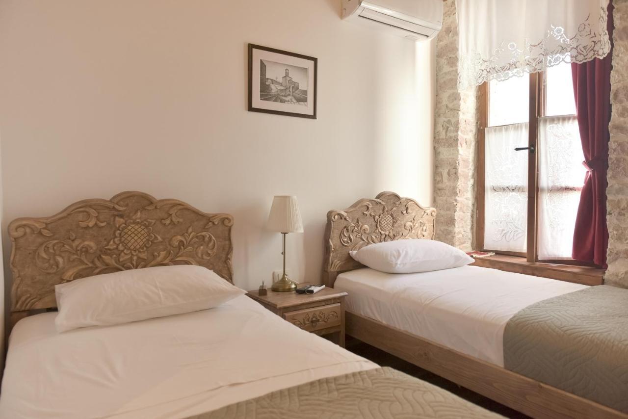 4 Rooms Gjirokastra ภายนอก รูปภาพ
