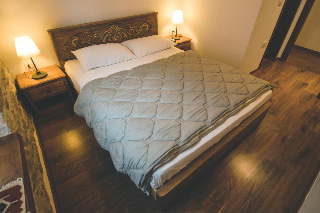 4 Rooms Gjirokastra ภายนอก รูปภาพ