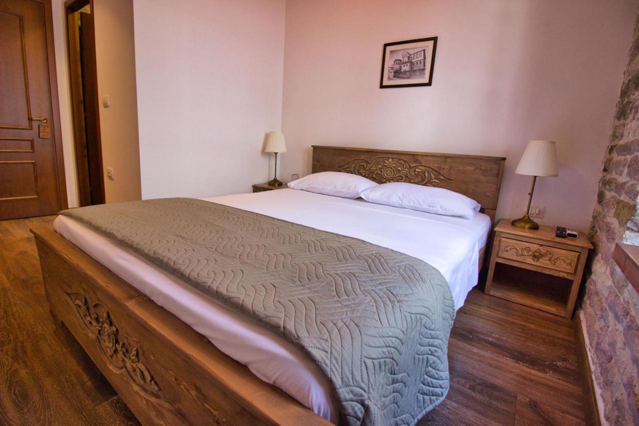 4 Rooms Gjirokastra ภายนอก รูปภาพ
