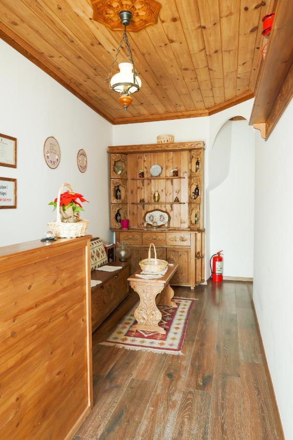 4 Rooms Gjirokastra ภายนอก รูปภาพ