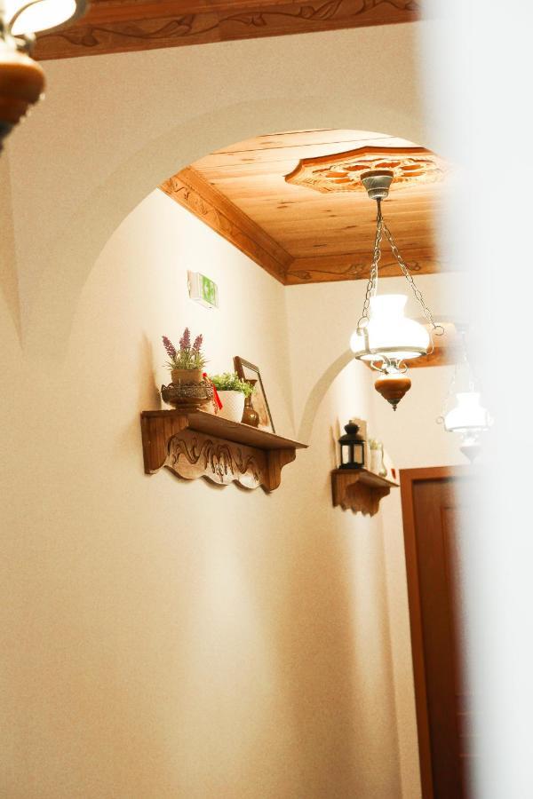 4 Rooms Gjirokastra ภายนอก รูปภาพ