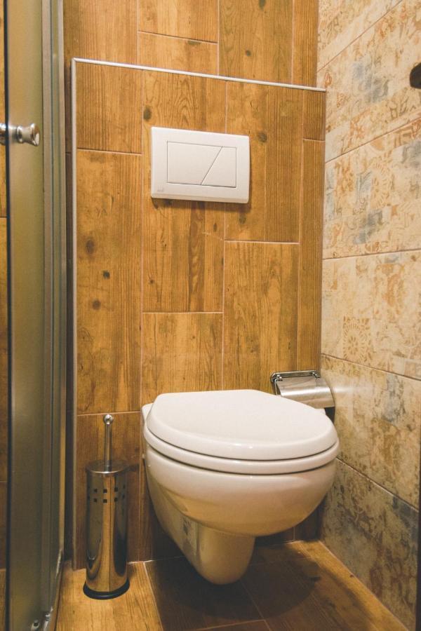 4 Rooms Gjirokastra ภายนอก รูปภาพ
