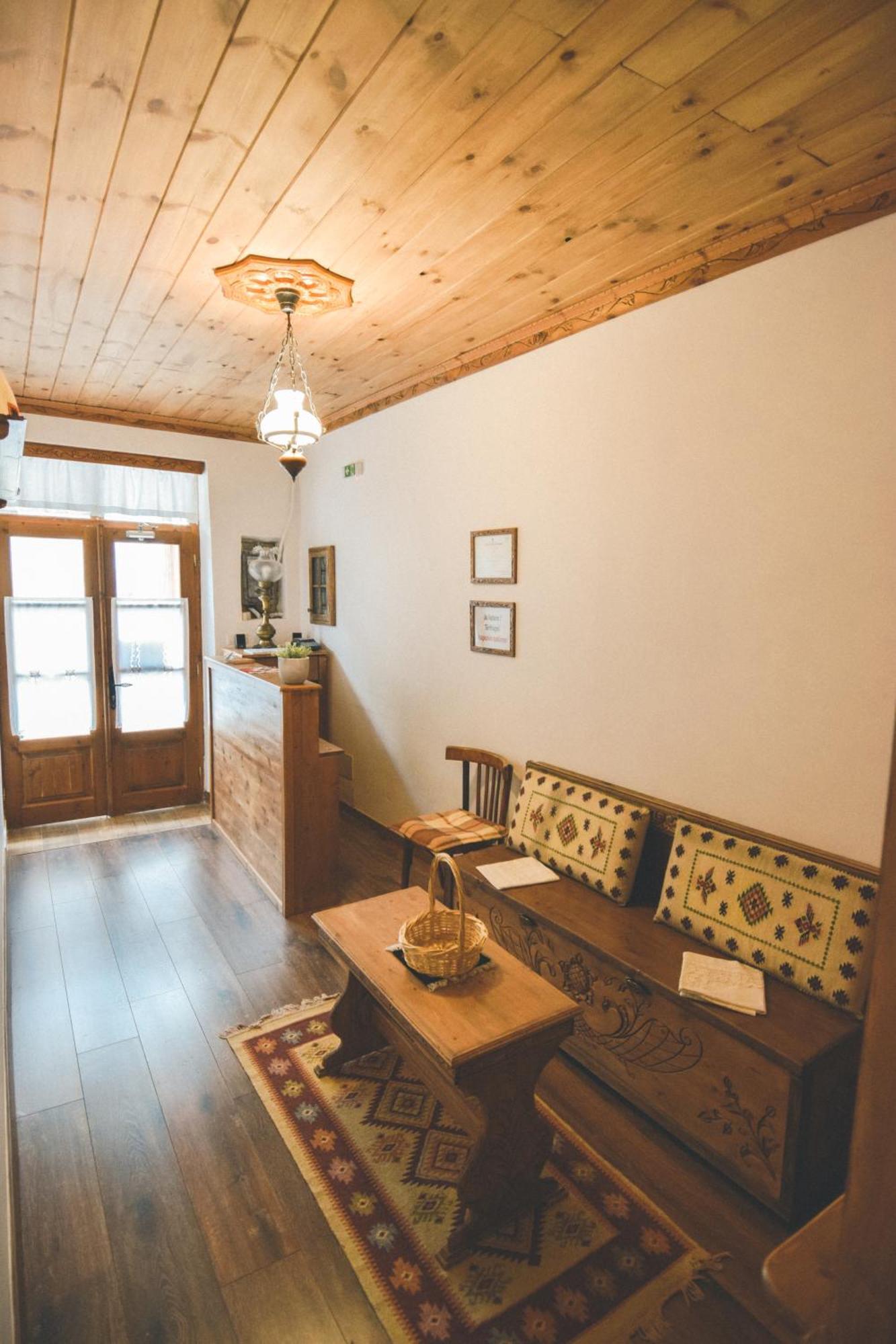 4 Rooms Gjirokastra ภายนอก รูปภาพ